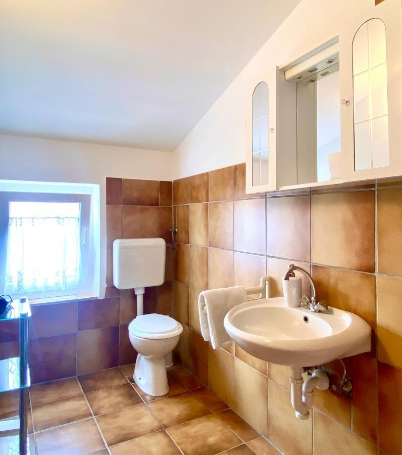 E & E Hotel Медулин Екстериор снимка