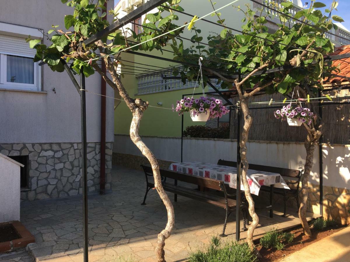 E & E Hotel Медулин Екстериор снимка