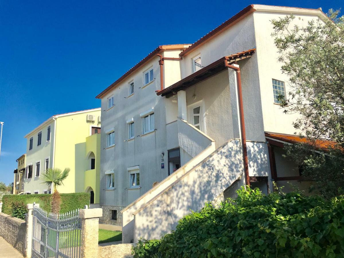 E & E Hotel Медулин Екстериор снимка